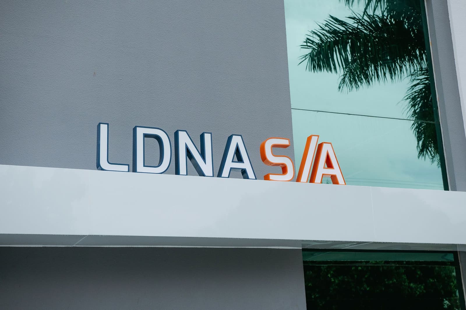 Fachada do escritório da Londrina S/A na Rua Ibiporã, 529, em Londrina/PR